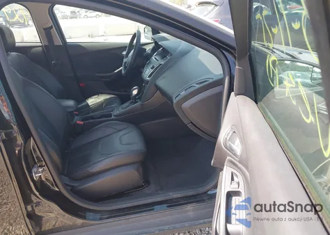 2015 Ford Focus Se z USA, uszkodzony, nr VIN 1FADP3K21FL234206